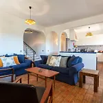 Elegant Villa, Beautiful Ocean View, Natural Paradise! וילה
